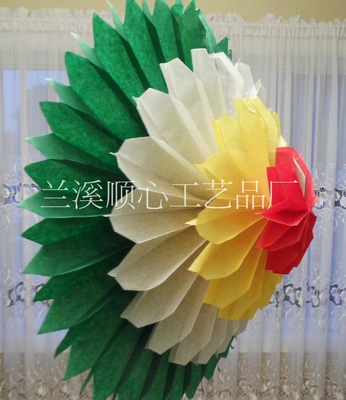 情人節(jié)與圣誕節(jié)燈籠供應 蜂窩紙燈籠與圣誕鐘燈廠家直銷，世界工廠網(wǎng)工藝禮品優(yōu)選